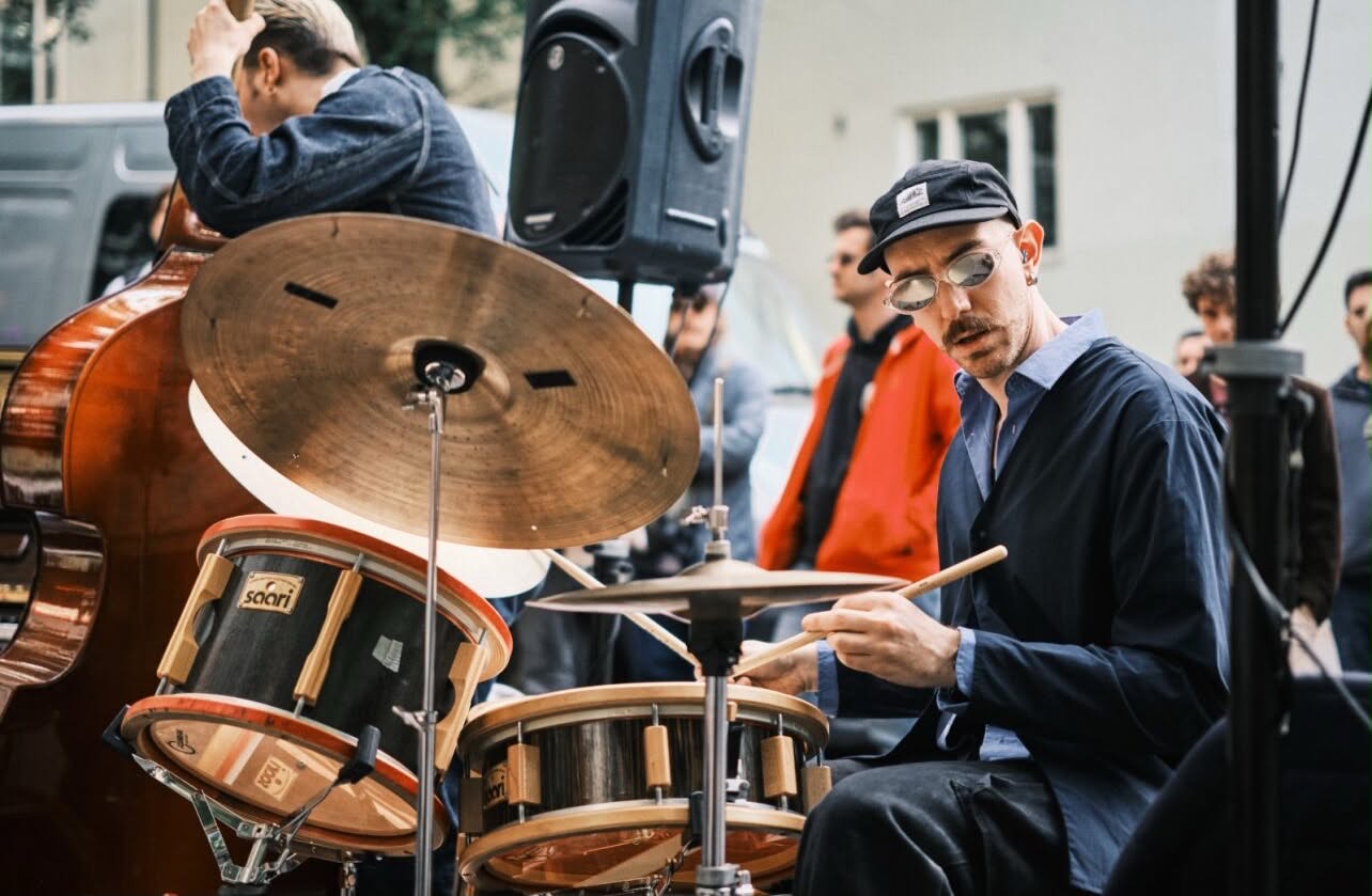 Alessandro D'Anna playing Saari Drums